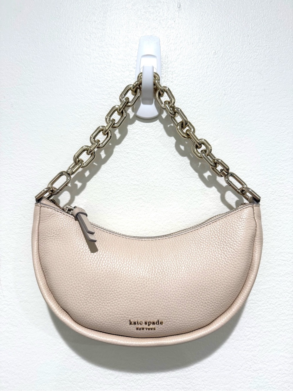 Kate Spade Cream Pebbled Crescent Leather Chunky Chain Shoulder Crossbody Bag